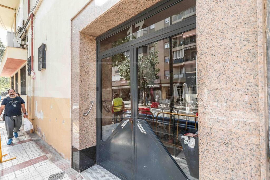 Apartment Authentic Minimalistic Near La Union By Rems Málaga