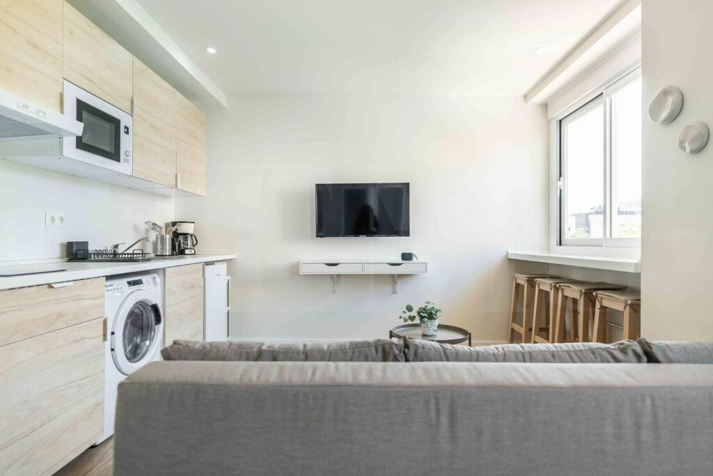 Authentic Minimalistic Near La Union By Rems * Malaga